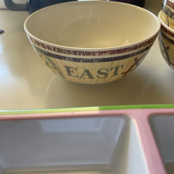 Plastic Bowls, Ice Bucket, Food Tray, Tupperware Bowls and Snack Containers Set - Picture 2 of 11